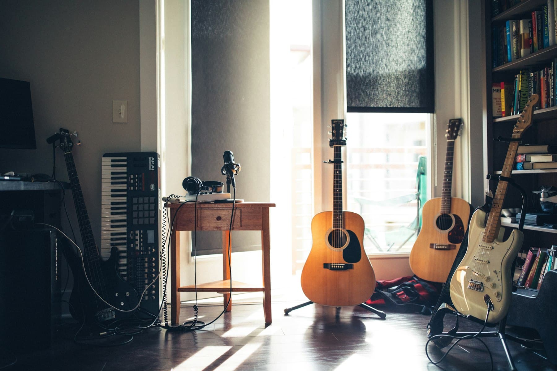 Free Unsplash music production photo for Sonid blog cover